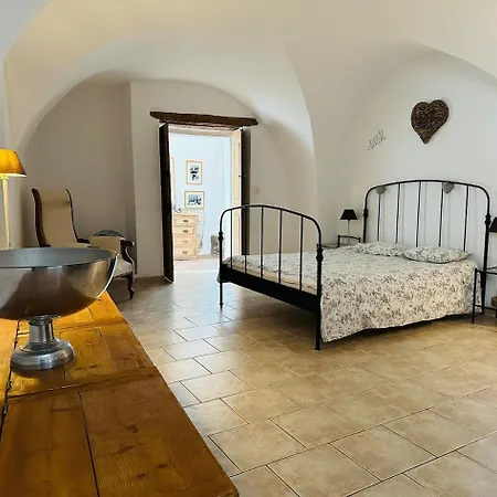 Casa de Férias Mas Des Tilleuls - De Charme Saint-Jean-de-Crieulon